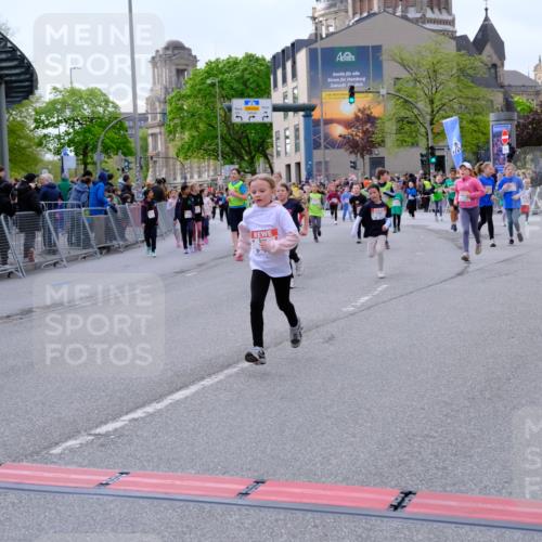 25.04.2026 - Das Zehntel Tim E. http://msf.ph/oto/9570653 25.04.2026 09:02:58 Ziel 1058, 1107, 1168, 1169, 1172, 1400, 1448, 1454, 2119, 2122, 2126, 2356, 2374, 2695, 3004, 3022, 3036, 3218, 3441, 3448, 3457, 3682, 4000 meine-sportfotos.de