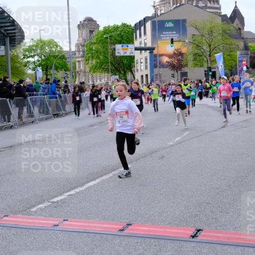 25.04.2026 - Das Zehntel Tim E. http://msf.ph/oto/9570654 25.04.2026 09:02:58 Ziel 1058, 1107, 1168, 1169, 1172, 1400, 1448, 1454, 2119, 2122, 2126, 2356, 2374, 2695, 3004, 3022, 3036, 3218, 3441, 3448, 3457, 3682, 4000 meine-sportfotos.de