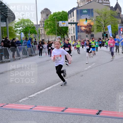25.04.2026 - Das Zehntel Tim E. http://msf.ph/oto/9570655 25.04.2026 09:02:58 Ziel 1058, 1107, 1168, 1169, 1172, 1400, 1448, 1454, 2119, 2122, 2126, 2356, 2374, 2695, 3004, 3022, 3036, 3218, 3441, 3448, 3457, 3682, 4000 meine-sportfotos.de