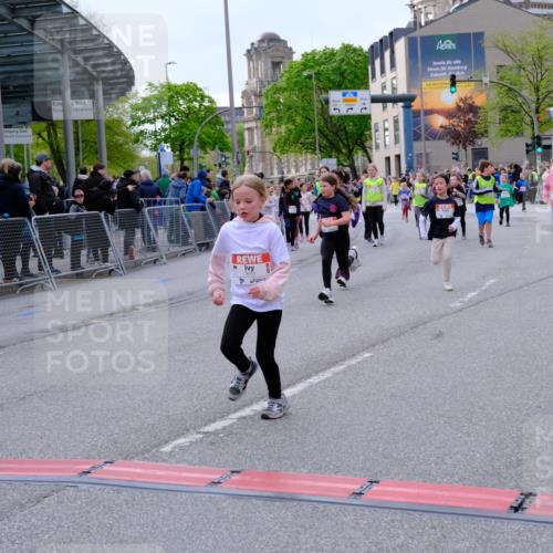 25.04.2026 - Das Zehntel Tim E. http://msf.ph/oto/9570658 25.04.2026 09:02:58 Ziel 1058, 1107, 1168, 1169, 1172, 1400, 1448, 1454, 2119, 2122, 2126, 2356, 2374, 2695, 3004, 3022, 3036, 3218, 3441, 3448, 3457, 3682, 4000 meine-sportfotos.de