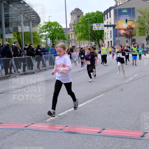 25.04.2026 - Das Zehntel Tim E. http://msf.ph/oto/9570659 25.04.2026 09:02:58 Ziel 1058, 1107, 1168, 1169, 1172, 1400, 1448, 1454, 2119, 2122, 2126, 2356, 2374, 2695, 3004, 3022, 3036, 3218, 3441, 3448, 3457, 3682, 4000 meine-sportfotos.de