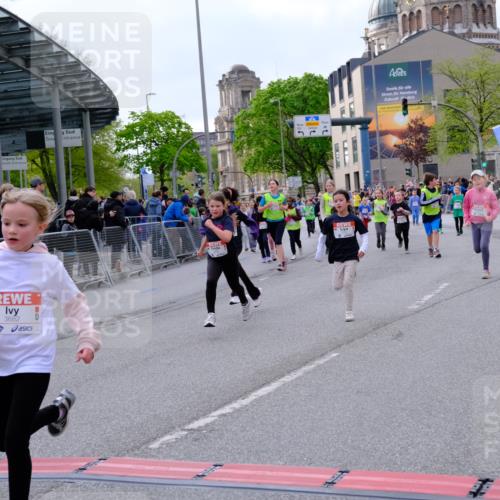 25.04.2026 - Das Zehntel Tim E. http://msf.ph/oto/9570660 25.04.2026 09:02:59 Ziel 1058, 1107, 1168, 1169, 1172, 1448, 1454, 2119, 2122, 2126, 2145, 2148, 2695, 3004, 3022, 3036, 3218, 3235, 3441, 3448, 3457, 3682, 3890, 4000 meine-sportfotos.de