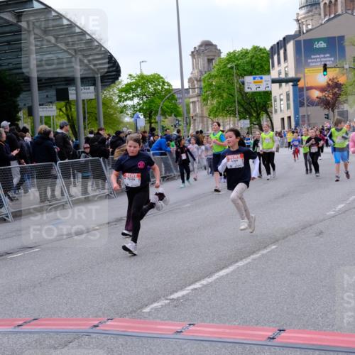25.04.2026 - Das Zehntel Tim E. http://msf.ph/oto/9570664 25.04.2026 09:02:59 Ziel 1058, 1107, 1168, 1169, 1172, 1448, 1454, 2119, 2122, 2126, 2145, 2148, 2695, 3004, 3022, 3036, 3218, 3235, 3441, 3448, 3457, 3682, 3890, 4000 meine-sportfotos.de