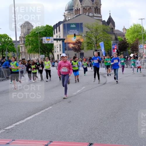 25.04.2026 - Das Zehntel Tim E. http://msf.ph/oto/9570665 25.04.2026 09:03:00 Ziel 1058, 1107, 1121, 1168, 1169, 1172, 1448, 1454, 2119, 2122, 2126, 2145, 2148, 2503, 2695, 3004, 3022, 3036, 3218, 3235, 3288, 3295, 3441, 3448, 3457, 3682, 3890, 4000 meine-sportfotos.de
