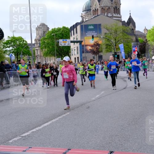 25.04.2026 - Das Zehntel Tim E. http://msf.ph/oto/9570668 25.04.2026 09:03:00 Ziel 1058, 1107, 1121, 1168, 1169, 1172, 1448, 1454, 2119, 2122, 2126, 2145, 2148, 2503, 2695, 3004, 3022, 3036, 3218, 3235, 3288, 3295, 3441, 3448, 3457, 3682, 3890, 4000 meine-sportfotos.de