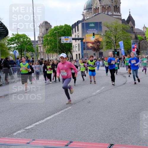 25.04.2026 - Das Zehntel Tim E. http://msf.ph/oto/9570669 25.04.2026 09:03:00 Ziel 1058, 1107, 1121, 1168, 1169, 1172, 1448, 1454, 2119, 2122, 2126, 2145, 2148, 2503, 2695, 3004, 3022, 3036, 3218, 3235, 3288, 3295, 3441, 3448, 3457, 3682, 3890, 4000 meine-sportfotos.de