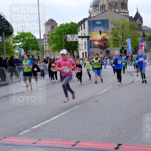 25.04.2026 - Das Zehntel Tim E. http://msf.ph/oto/9570670 25.04.2026 09:03:01 Ziel 1058, 1097, 1105, 1107, 1121, 1169, 1172, 1448, 1454, 2119, 2122, 2126, 2145, 2148, 2503, 2695, 3004, 3022, 3036, 3132, 3218, 3235, 3266, 3268, 3288, 3295, 3441, 3448, 3457, 3682, 3890, 4000 meine-sportfotos.de