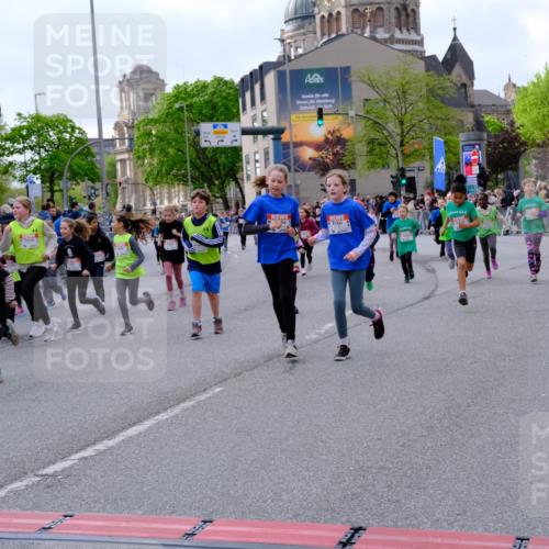 25.04.2026 - Das Zehntel Tim E. http://msf.ph/oto/9570673 25.04.2026 09:03:02 Ziel 1058, 1097, 1105, 1107, 1121, 1169, 1172, 1448, 1454, 1703, 1705, 1706, 2114, 2119, 2122, 2126, 2145, 2148, 2230, 2245, 2355, 2456, 2503, 2855, 3004, 3022, 3036, 3132, 3218, 3235, 3266, 3268, 3288, 3295, 3441, 3682, 3734, 3746, 3764, 3769, 3890, 4000 meine-sportfotos.de