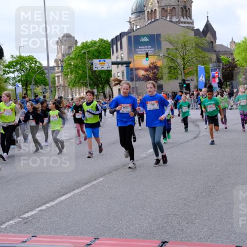 25.04.2026 - Das Zehntel Tim E. http://msf.ph/oto/9570674 25.04.2026 09:03:03 Ziel 1058, 1097, 1105, 1107, 1121, 1169, 1172, 1448, 1454, 1703, 1705, 1706, 2114, 2119, 2122, 2126, 2145, 2148, 2230, 2245, 2355, 2449, 2456, 2503, 2855, 2948, 2965, 3004, 3022, 3036, 3132, 3218, 3235, 3266, 3268, 3288, 3295, 3441, 3682, 3734, 3746, 3764, 3769, 3890, 4000 meine-sportfotos.de