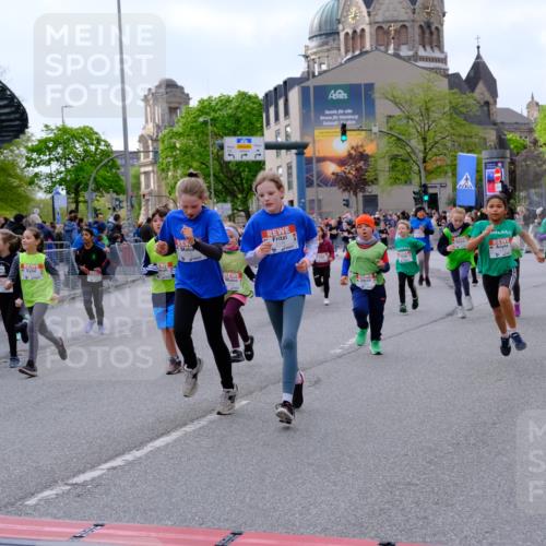 25.04.2026 - Das Zehntel Tim E. http://msf.ph/oto/9570679 25.04.2026 09:03:03 Ziel 1058, 1097, 1105, 1107, 1121, 1169, 1172, 1448, 1454, 1703, 1705, 1706, 2114, 2119, 2122, 2126, 2145, 2148, 2230, 2245, 2355, 2449, 2456, 2503, 2855, 2948, 2965, 3004, 3022, 3036, 3132, 3218, 3235, 3266, 3268, 3288, 3295, 3441, 3682, 3734, 3746, 3764, 3769, 3890, 4000 meine-sportfotos.de