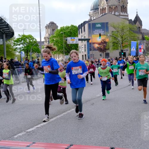25.04.2026 - Das Zehntel Tim E. http://msf.ph/oto/9570681 25.04.2026 09:03:04 Ziel 1097, 1105, 1107, 1121, 1169, 1172, 1448, 1454, 1703, 1705, 1706, 2114, 2145, 2148, 2230, 2245, 2355, 2449, 2456, 2503, 2855, 2948, 2965, 3004, 3022, 3036, 3132, 3218, 3235, 3266, 3268, 3288, 3295, 3441, 3682, 3734, 3746, 3764, 3769, 3890, 4000 meine-sportfotos.de