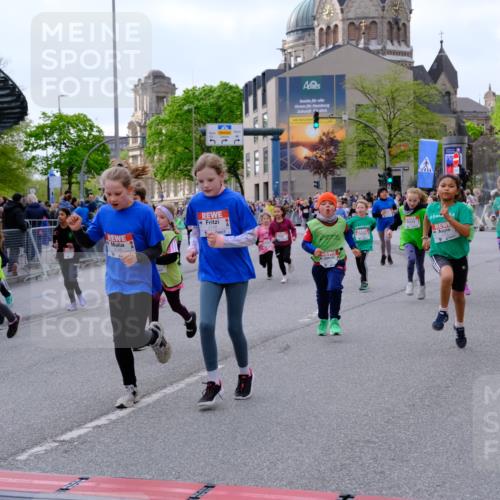 25.04.2026 - Das Zehntel Tim E. http://msf.ph/oto/9570682 25.04.2026 09:03:04 Ziel 1097, 1105, 1107, 1121, 1169, 1172, 1448, 1454, 1703, 1705, 1706, 2114, 2145, 2148, 2230, 2245, 2355, 2449, 2456, 2503, 2855, 2948, 2965, 3004, 3022, 3036, 3132, 3218, 3235, 3266, 3268, 3288, 3295, 3441, 3682, 3734, 3746, 3764, 3769, 3890, 4000 meine-sportfotos.de