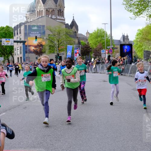 25.04.2026 - Das Zehntel Tim E. http://msf.ph/oto/9570689 25.04.2026 09:03:05 Ziel 1097, 1105, 1121, 1169, 1172, 1428, 1448, 1454, 1703, 1705, 1706, 2114, 2145, 2148, 2230, 2245, 2355, 2449, 2456, 2503, 2855, 2948, 2965, 3004, 3022, 3036, 3132, 3218, 3235, 3266, 3268, 3288, 3295, 3441, 3682, 3734, 3746, 3764, 3769, 3890, 4000 meine-sportfotos.de