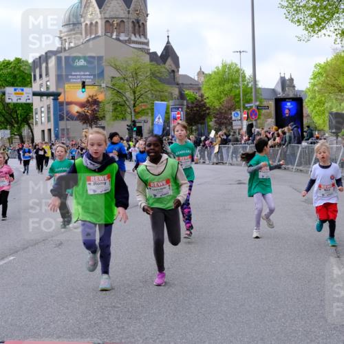 25.04.2026 - Das Zehntel Tim E. http://msf.ph/oto/9570690 25.04.2026 09:03:05 Ziel 1097, 1105, 1121, 1169, 1172, 1428, 1448, 1454, 1703, 1705, 1706, 2114, 2145, 2148, 2230, 2245, 2355, 2449, 2456, 2503, 2855, 2948, 2965, 3004, 3022, 3036, 3132, 3218, 3235, 3266, 3268, 3288, 3295, 3441, 3682, 3734, 3746, 3764, 3769, 3890, 4000 meine-sportfotos.de