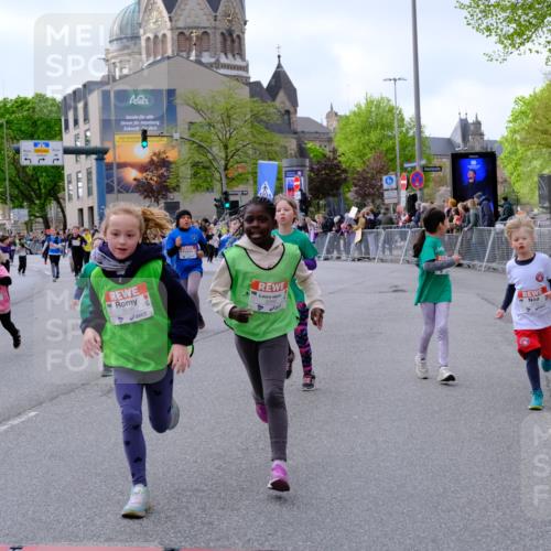 25.04.2026 - Das Zehntel Tim E. http://msf.ph/oto/9570692 25.04.2026 09:03:06 Ziel 1097, 1105, 1121, 1169, 1172, 1428, 1432, 1448, 1703, 1705, 1706, 2114, 2145, 2148, 2230, 2245, 2355, 2449, 2456, 2503, 2855, 2948, 2965, 3004, 3022, 3036, 3132, 3218, 3235, 3266, 3268, 3288, 3295, 3734, 3746, 3764, 3769, 3890, 4000 meine-sportfotos.de