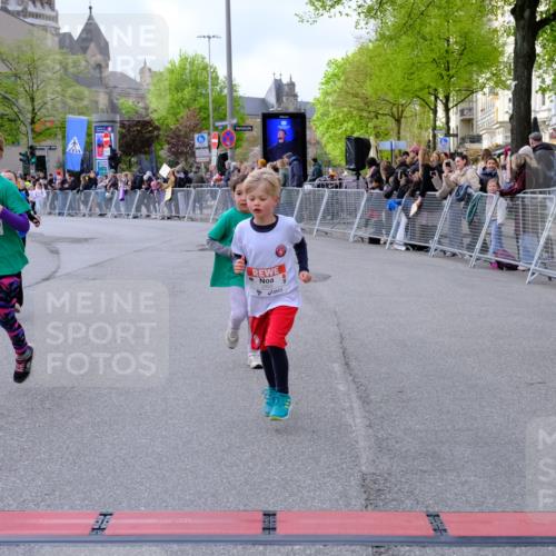 25.04.2026 - Das Zehntel Tim E. http://msf.ph/oto/9570695 25.04.2026 09:03:06 Ziel 1097, 1105, 1121, 1169, 1172, 1428, 1432, 1448, 1703, 1705, 1706, 2114, 2145, 2148, 2230, 2245, 2355, 2449, 2456, 2503, 2855, 2948, 2965, 3004, 3022, 3036, 3132, 3218, 3235, 3266, 3268, 3288, 3295, 3734, 3746, 3764, 3769, 3890, 4000 meine-sportfotos.de