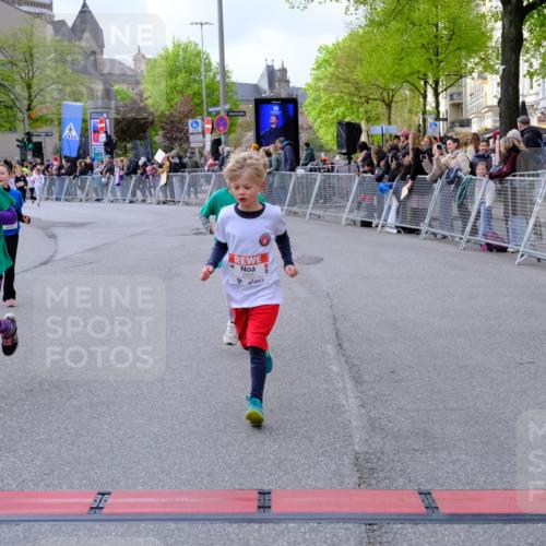 25.04.2026 - Das Zehntel Tim E. http://msf.ph/oto/9570696 25.04.2026 09:03:06 Ziel 1097, 1105, 1121, 1169, 1172, 1428, 1432, 1448, 1703, 1705, 1706, 2114, 2145, 2148, 2230, 2245, 2355, 2449, 2456, 2503, 2855, 2948, 2965, 3004, 3022, 3036, 3132, 3218, 3235, 3266, 3268, 3288, 3295, 3734, 3746, 3764, 3769, 3890, 4000 meine-sportfotos.de