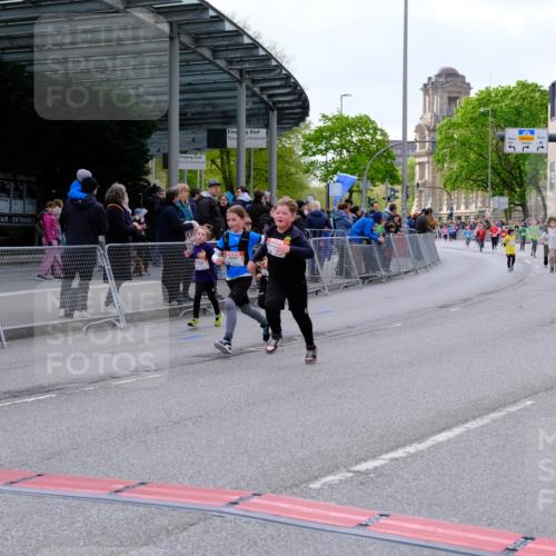 25.04.2026 - Das Zehntel Tim E. http://msf.ph/oto/9570702 25.04.2026 09:03:11 Ziel 1097, 1105, 1121, 1428, 1432, 1437, 1703, 1705, 1706, 1911, 1925, 2114, 2145, 2148, 2215, 2230, 2245, 2355, 2449, 2456, 2503, 2855, 2948, 2965, 3132, 3235, 3266, 3268, 3288, 3295, 3734, 3746, 3764, 3769, 3818, 3821, 3890 meine-sportfotos.de