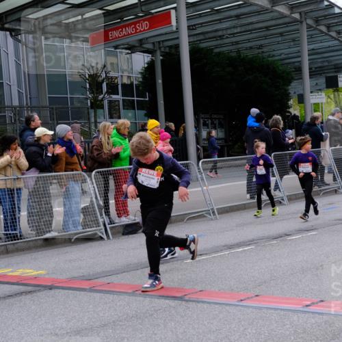 25.04.2026 - Das Zehntel Tim E. http://msf.ph/oto/9570710 25.04.2026 09:03:12 Ziel 1097, 1105, 1121, 1428, 1432, 1437, 1703, 1705, 1706, 1911, 1925, 2114, 2215, 2230, 2231, 2245, 2355, 2449, 2456, 2503, 2855, 2948, 2965, 3132, 3266, 3268, 3288, 3295, 3734, 3746, 3764, 3769, 3818, 3821 meine-sportfotos.de