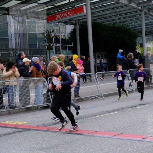 25.04.2026 - Das Zehntel Tim E. http://msf.ph/oto/9570711 25.04.2026 09:03:12 Ziel 1097, 1105, 1121, 1428, 1432, 1437, 1703, 1705, 1706, 1911, 1925, 2114, 2215, 2230, 2231, 2245, 2355, 2449, 2456, 2503, 2855, 2948, 2965, 3132, 3266, 3268, 3288, 3295, 3734, 3746, 3764, 3769, 3818, 3821 meine-sportfotos.de