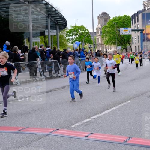 25.04.2026 - Das Zehntel Tim E. http://msf.ph/oto/9570716 25.04.2026 09:03:16 Ziel 1428, 1432, 1437, 1911, 1925, 2212, 2215, 2231, 3386, 3388, 3478, 3482, 3728, 3818, 3821 meine-sportfotos.de