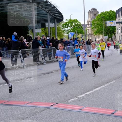 25.04.2026 - Das Zehntel Tim E. http://msf.ph/oto/9570718 25.04.2026 09:03:16 Ziel 1428, 1432, 1437, 1911, 1925, 2212, 2215, 2231, 3386, 3388, 3478, 3482, 3728, 3818, 3821 meine-sportfotos.de
