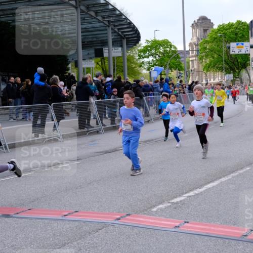 25.04.2026 - Das Zehntel Tim E. http://msf.ph/oto/9570719 25.04.2026 09:03:17 Ziel 1428, 1432, 1437, 1864, 1876, 1911, 1925, 2212, 2215, 2231, 3347, 3366, 3386, 3388, 3478, 3482, 3728, 3818, 3821 meine-sportfotos.de