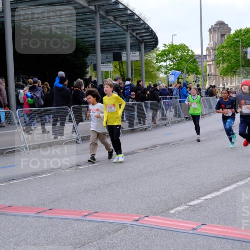 25.04.2026 - Das Zehntel Tim E. http://msf.ph/oto/9570736 25.04.2026 09:03:20 Ziel 1864, 1876, 1911, 1925, 2212, 2215, 2231, 3321, 3347, 3366, 3386, 3388, 3478, 3482, 3728 meine-sportfotos.de