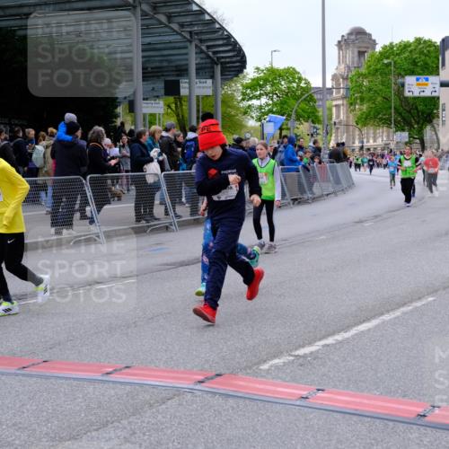 25.04.2026 - Das Zehntel Tim E. http://msf.ph/oto/9570742 25.04.2026 09:03:21 Ziel 1864, 1876, 1911, 1925, 2212, 2215, 2231, 3321, 3347, 3366, 3386, 3388, 3478, 3482, 3728 meine-sportfotos.de