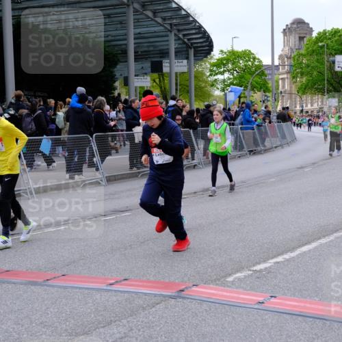 25.04.2026 - Das Zehntel Tim E. http://msf.ph/oto/9570744 25.04.2026 09:03:22 Ziel 1864, 1876, 2212, 2215, 2231, 3321, 3325, 3347, 3366, 3386, 3388, 3478, 3482, 3728 meine-sportfotos.de