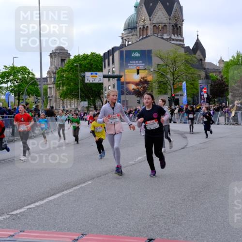 25.04.2026 - Das Zehntel Tim E. http://msf.ph/oto/9570762 25.04.2026 09:03:27 Ziel 1864, 1876, 2403, 2569, 2576, 2706, 3050, 3056, 3321, 3325, 3347, 3366, 3749, 3763, 3792 meine-sportfotos.de