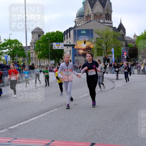 25.04.2026 - Das Zehntel Tim E. http://msf.ph/oto/9570763 25.04.2026 09:03:27 Ziel 1864, 1876, 2403, 2569, 2576, 2706, 3050, 3056, 3321, 3325, 3347, 3366, 3749, 3763, 3792 meine-sportfotos.de