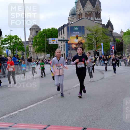 25.04.2026 - Das Zehntel Tim E. http://msf.ph/oto/9570764 25.04.2026 09:03:27 Ziel 1864, 1876, 2403, 2569, 2576, 2706, 3050, 3056, 3321, 3325, 3347, 3366, 3749, 3763, 3792 meine-sportfotos.de