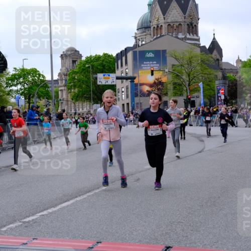 25.04.2026 - Das Zehntel Tim E. http://msf.ph/oto/9570765 25.04.2026 09:03:27 Ziel 1864, 1876, 2403, 2569, 2576, 2706, 3050, 3056, 3321, 3325, 3347, 3366, 3749, 3763, 3792 meine-sportfotos.de
