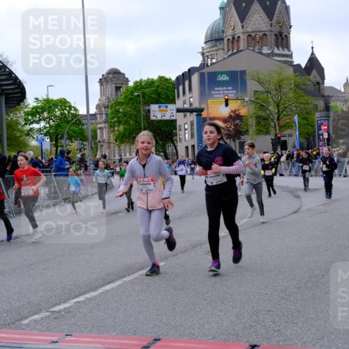 25.04.2026 - Das Zehntel Tim E. http://msf.ph/oto/9570767 25.04.2026 09:03:28 Ziel 1663, 1864, 1876, 2403, 2569, 2576, 2706, 3035, 3050, 3056, 3321, 3325, 3347, 3366, 3749, 3763, 3792 meine-sportfotos.de