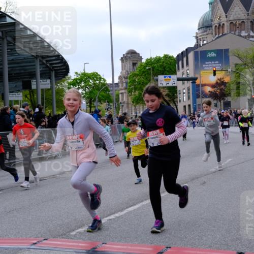 25.04.2026 - Das Zehntel Tim E. http://msf.ph/oto/9570774 25.04.2026 09:03:28 Ziel 1663, 1864, 1876, 2403, 2569, 2576, 2706, 3035, 3050, 3056, 3321, 3325, 3347, 3366, 3749, 3763, 3792 meine-sportfotos.de
