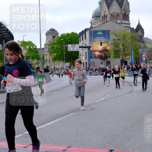 25.04.2026 - Das Zehntel Tim E. http://msf.ph/oto/9570775 25.04.2026 09:03:29 Ziel 1663, 1864, 1876, 2403, 2569, 2576, 2706, 3013, 3018, 3031, 3035, 3050, 3056, 3321, 3325, 3347, 3366, 3749, 3763, 3792 meine-sportfotos.de