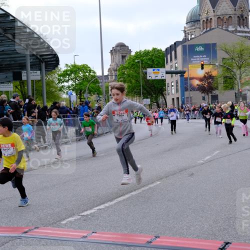 25.04.2026 - Das Zehntel Tim E. http://msf.ph/oto/9570780 25.04.2026 09:03:29 Ziel 1663, 1864, 1876, 2403, 2569, 2576, 2706, 3013, 3018, 3031, 3035, 3050, 3056, 3321, 3325, 3347, 3366, 3749, 3763, 3792 meine-sportfotos.de