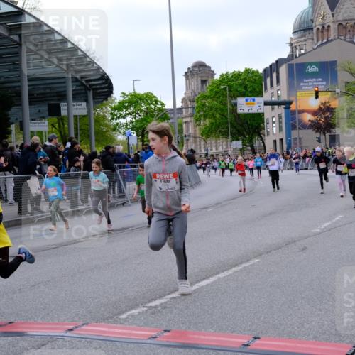 25.04.2026 - Das Zehntel Tim E. http://msf.ph/oto/9570782 25.04.2026 09:03:30 Ziel 1663, 2403, 2569, 2576, 2706, 3013, 3018, 3031, 3035, 3050, 3056, 3057, 3262, 3321, 3325, 3749, 3763, 3792 meine-sportfotos.de