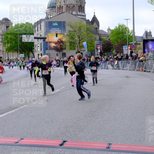 25.04.2026 - Das Zehntel Tim E. http://msf.ph/oto/9570787 25.04.2026 09:03:32 Ziel 1663, 1933, 2403, 2569, 2576, 2706, 3013, 3018, 3031, 3035, 3050, 3056, 3057, 3262, 3325, 3749, 3763, 3792 meine-sportfotos.de