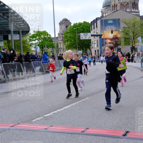 25.04.2026 - Das Zehntel Tim E. http://msf.ph/oto/9570790 25.04.2026 09:03:33 Ziel 1062, 1663, 1933, 2403, 2569, 2576, 2706, 3013, 3018, 3031, 3035, 3050, 3056, 3057, 3262, 3325, 3749, 3763, 3792 meine-sportfotos.de