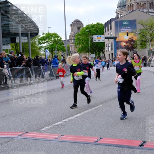25.04.2026 - Das Zehntel Tim E. http://msf.ph/oto/9570791 25.04.2026 09:03:33 Ziel 1062, 1663, 1933, 2403, 2569, 2576, 2706, 3013, 3018, 3031, 3035, 3050, 3056, 3057, 3262, 3325, 3749, 3763, 3792 meine-sportfotos.de
