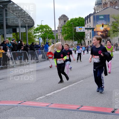 25.04.2026 - Das Zehntel Tim E. http://msf.ph/oto/9570792 25.04.2026 09:03:33 Ziel 1062, 1663, 1933, 2403, 2569, 2576, 2706, 3013, 3018, 3031, 3035, 3050, 3056, 3057, 3262, 3325, 3749, 3763, 3792 meine-sportfotos.de