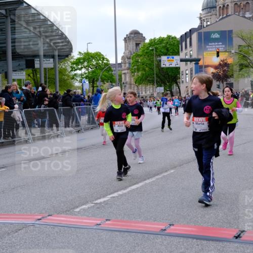 25.04.2026 - Das Zehntel Tim E. http://msf.ph/oto/9570793 25.04.2026 09:03:33 Ziel 1062, 1663, 1933, 2403, 2569, 2576, 2706, 3013, 3018, 3031, 3035, 3050, 3056, 3057, 3262, 3325, 3749, 3763, 3792 meine-sportfotos.de
