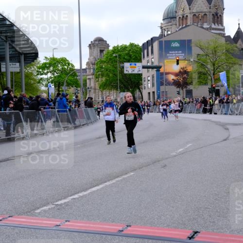 25.04.2026 - Das Zehntel Tim E. http://msf.ph/oto/9570805 25.04.2026 09:03:36 Ziel 1062, 1623, 1663, 1933, 2569, 2576, 2706, 3013, 3018, 3031, 3035, 3057, 3262, 3749, 3763, 3792 meine-sportfotos.de