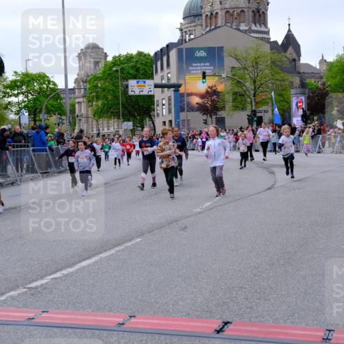 25.04.2026 - Das Zehntel Tim E. http://msf.ph/oto/9570838 25.04.2026 09:03:52 Ziel 1063, 1068, 1228, 1419, 1439, 1661, 2018, 2397, 2923, 2996, 2997, 3024, 3459, 3504, 3727, 3880 meine-sportfotos.de