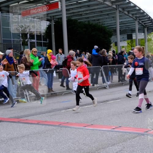 25.04.2026 - Das Zehntel Tim E. http://msf.ph/oto/9570875 25.04.2026 09:03:59 Ziel 1661, 1785, 1835, 1860, 2018, 2440, 2487, 2578, 2588, 2893, 2934, 2997, 3007, 3014, 3024, 3162, 3442, 3446, 3451, 3459, 3504, 3740, 3865, 3867, 3880 meine-sportfotos.de