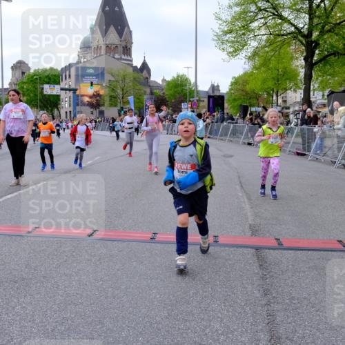 25.04.2026 - Das Zehntel Tim E. http://msf.ph/oto/9570883 25.04.2026 09:04:03 Ziel 1497, 1785, 1793, 1835, 1860, 2018, 2358, 2440, 2487, 2578, 2588, 2839, 2842, 2893, 2934, 3007, 3014, 3162, 3364, 3389, 3442, 3446, 3451, 3740, 3860, 3865, 3867, 3881 meine-sportfotos.de