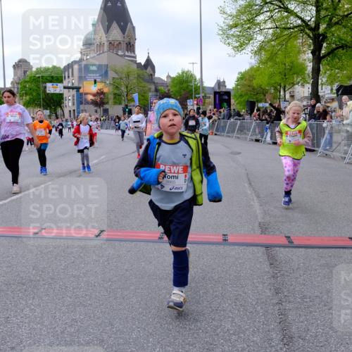 25.04.2026 - Das Zehntel Tim E. http://msf.ph/oto/9570886 25.04.2026 09:04:03 Ziel 1497, 1785, 1793, 1835, 1860, 2018, 2358, 2440, 2487, 2578, 2588, 2839, 2842, 2893, 2934, 3007, 3014, 3162, 3364, 3389, 3442, 3446, 3451, 3740, 3860, 3865, 3867, 3881 meine-sportfotos.de