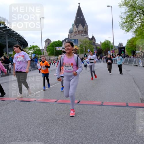 25.04.2026 - Das Zehntel Tim E. http://msf.ph/oto/9570889 25.04.2026 09:04:04 Ziel 1497, 1785, 1793, 1835, 1860, 2018, 2346, 2358, 2440, 2487, 2578, 2588, 2839, 2842, 2893, 2934, 3007, 3014, 3162, 3364, 3389, 3442, 3446, 3451, 3740, 3860, 3865, 3867, 3881, 3885 meine-sportfotos.de